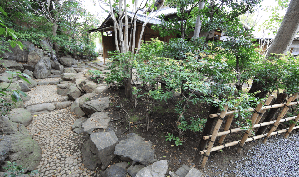 garden bed rocks