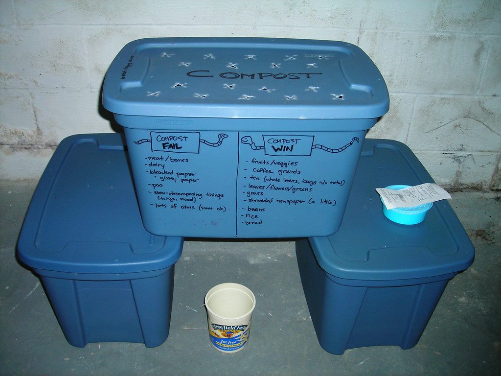 how to grow own worms bin vermicomposting